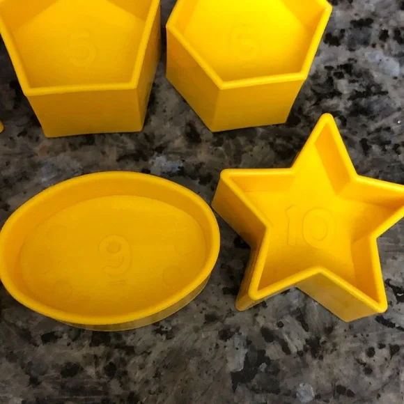 Tupperware Shape-O-Ball - Picture 8 of 8